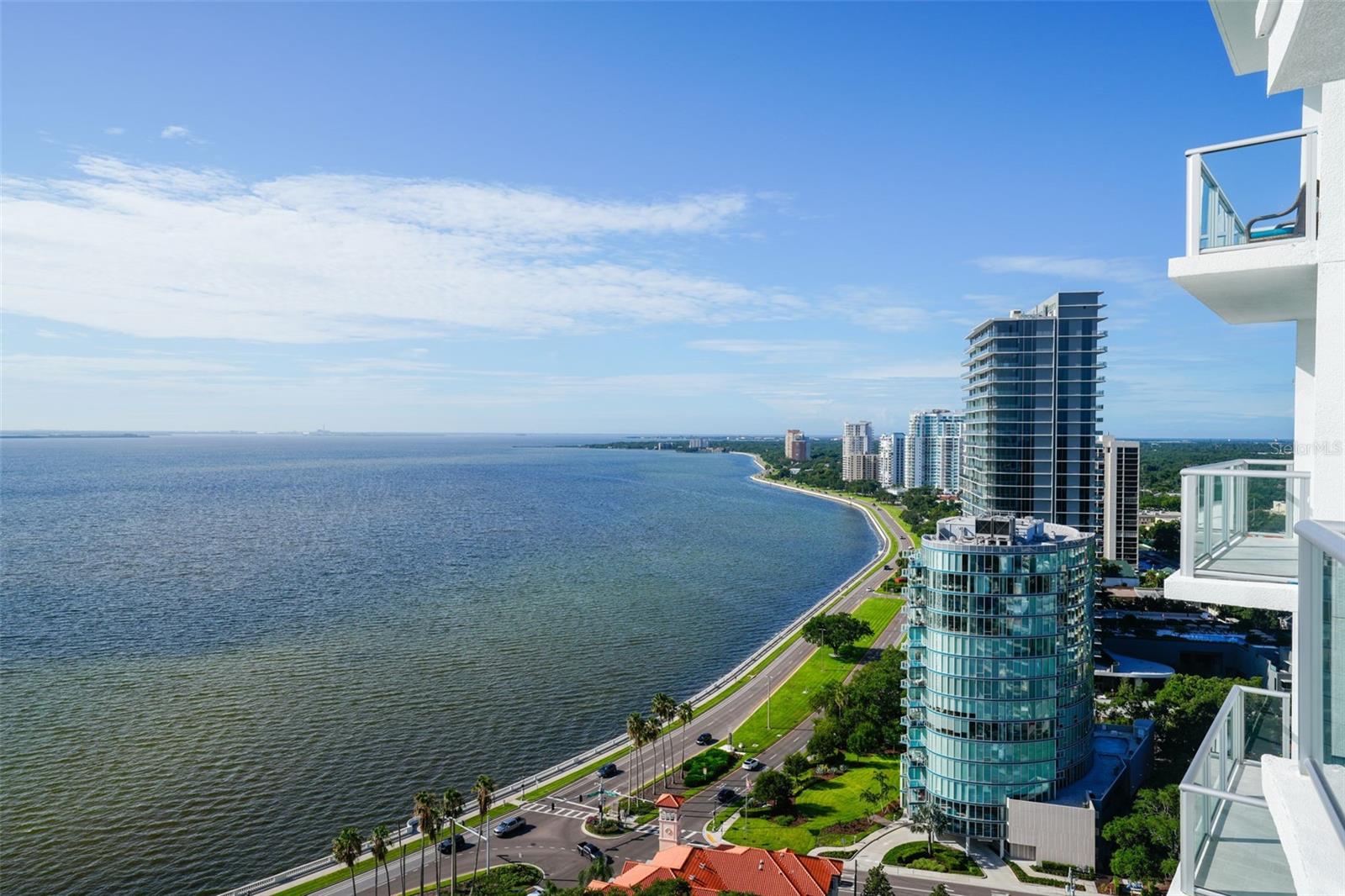 ALTURA BAYSHORE - Residential