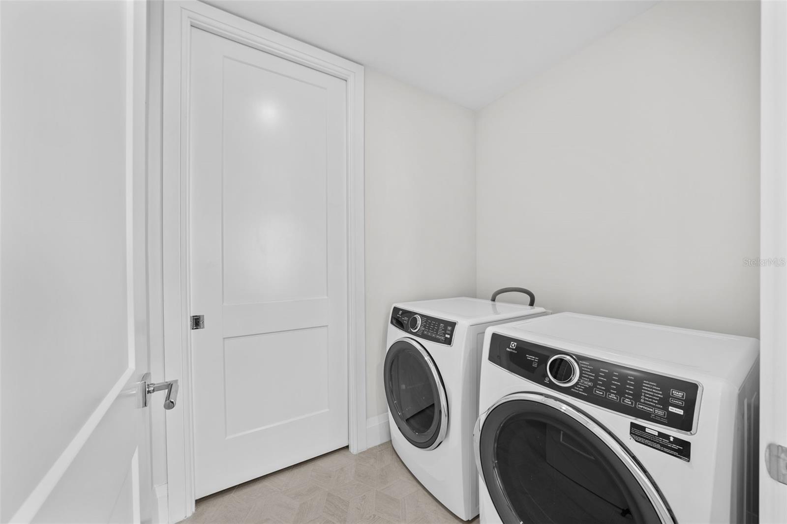 ALTURA BAYSHORE - Residential