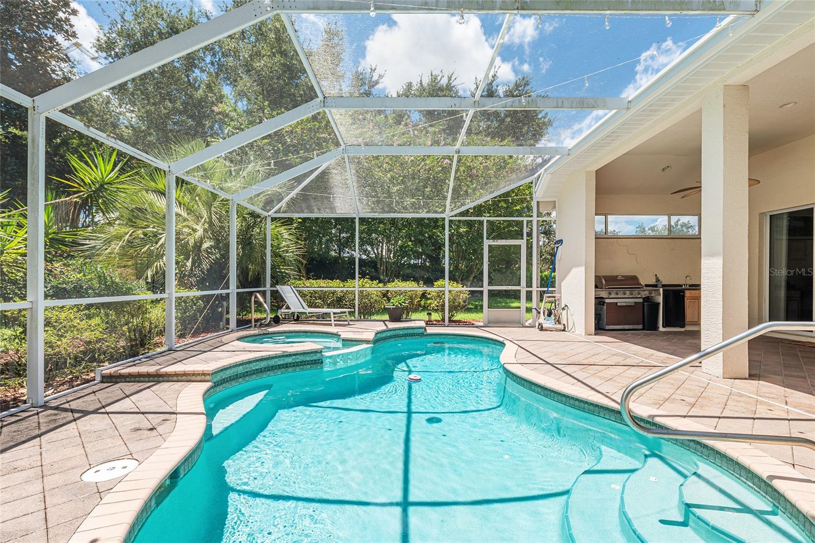 WOODSIDE - Residential