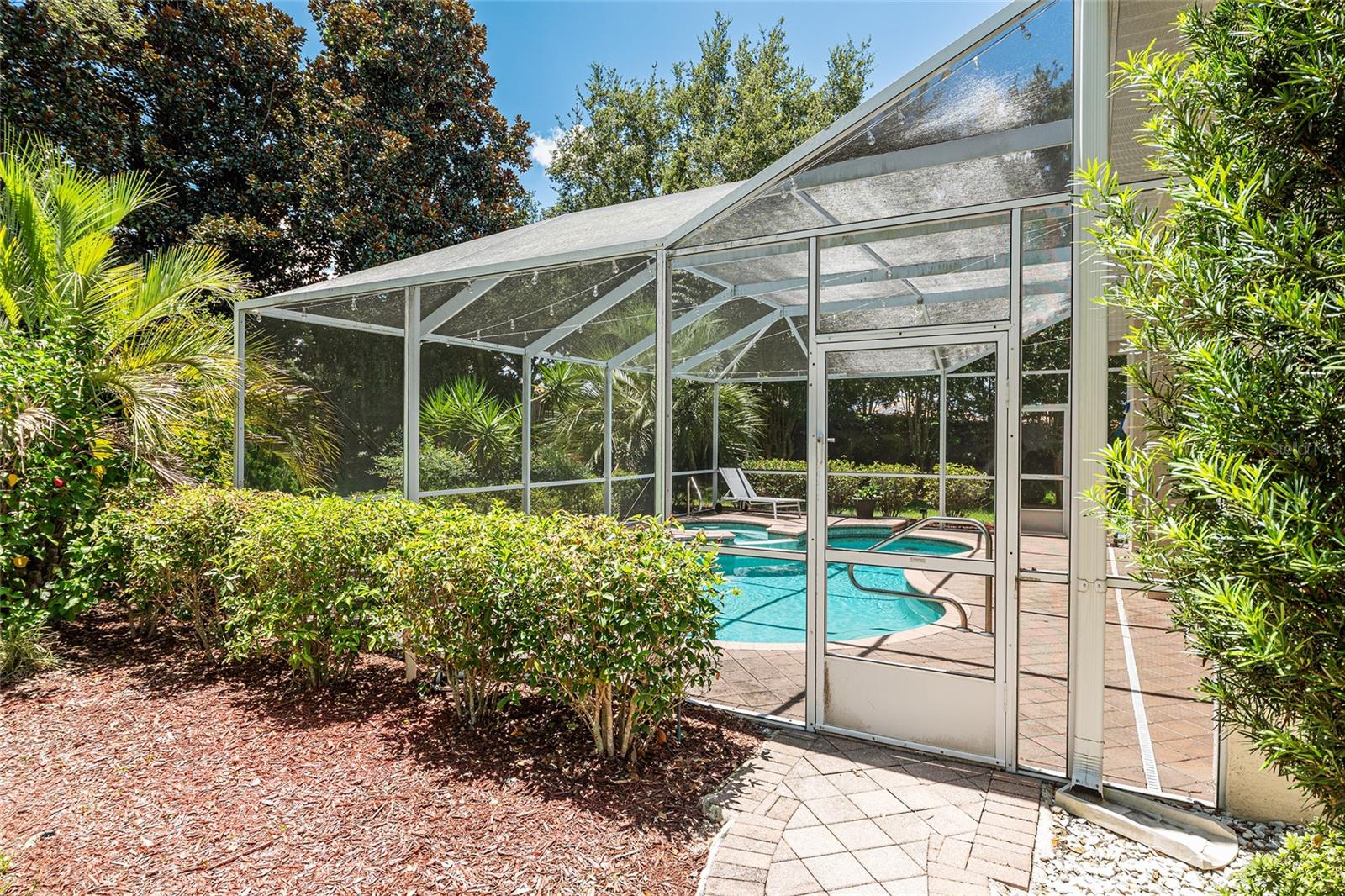 WOODSIDE - Residential