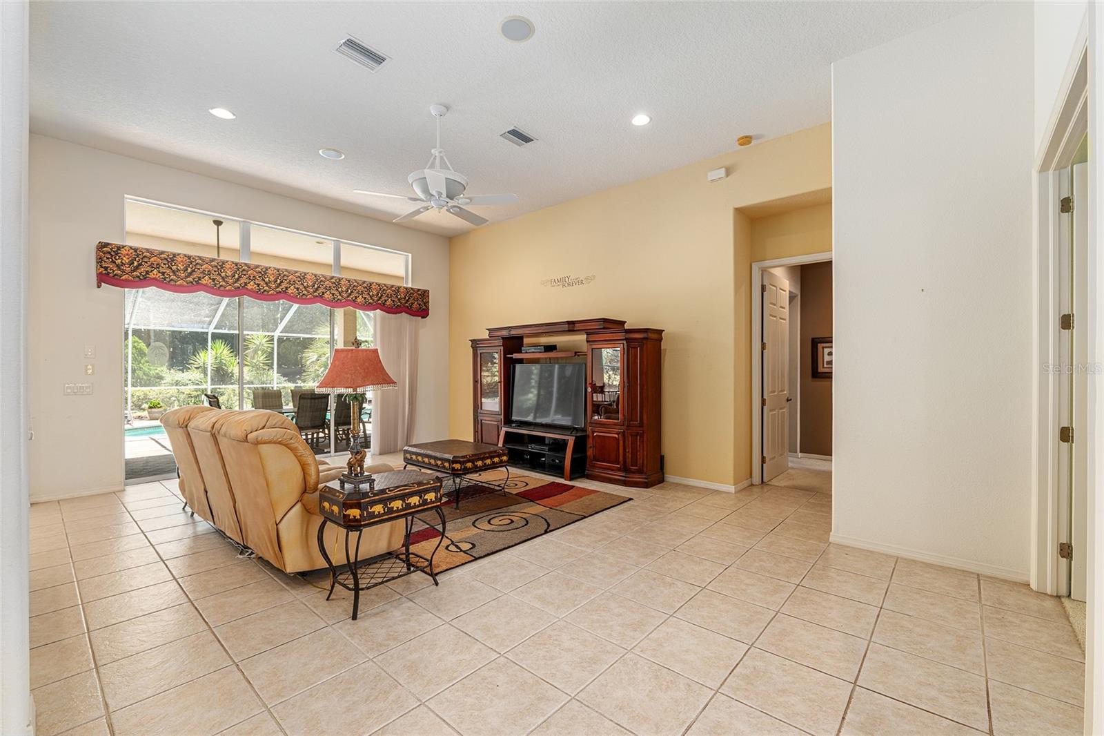 WOODSIDE - Residential