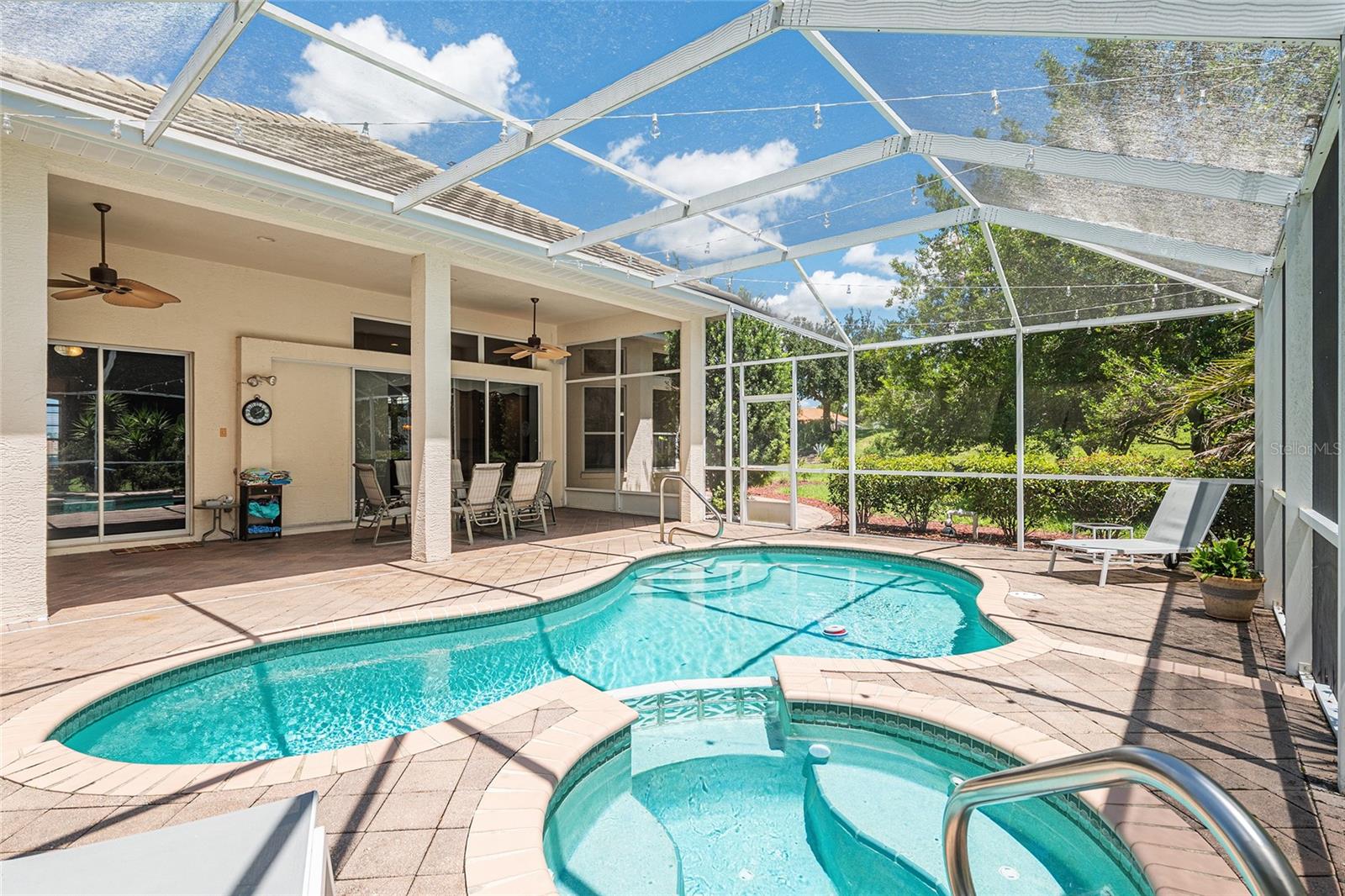 WOODSIDE - Residential