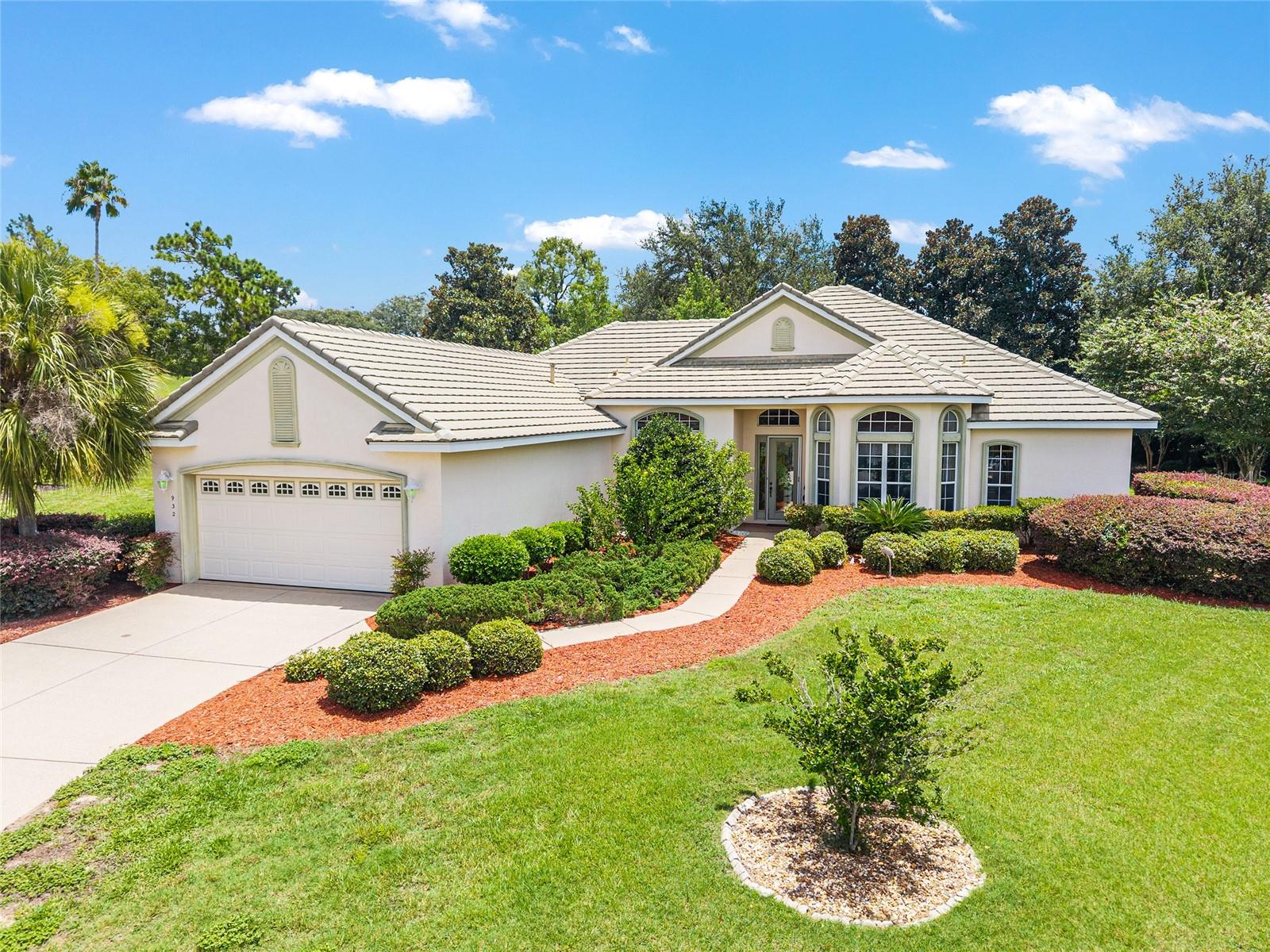 932 W ROLLINGWOOD COURT
