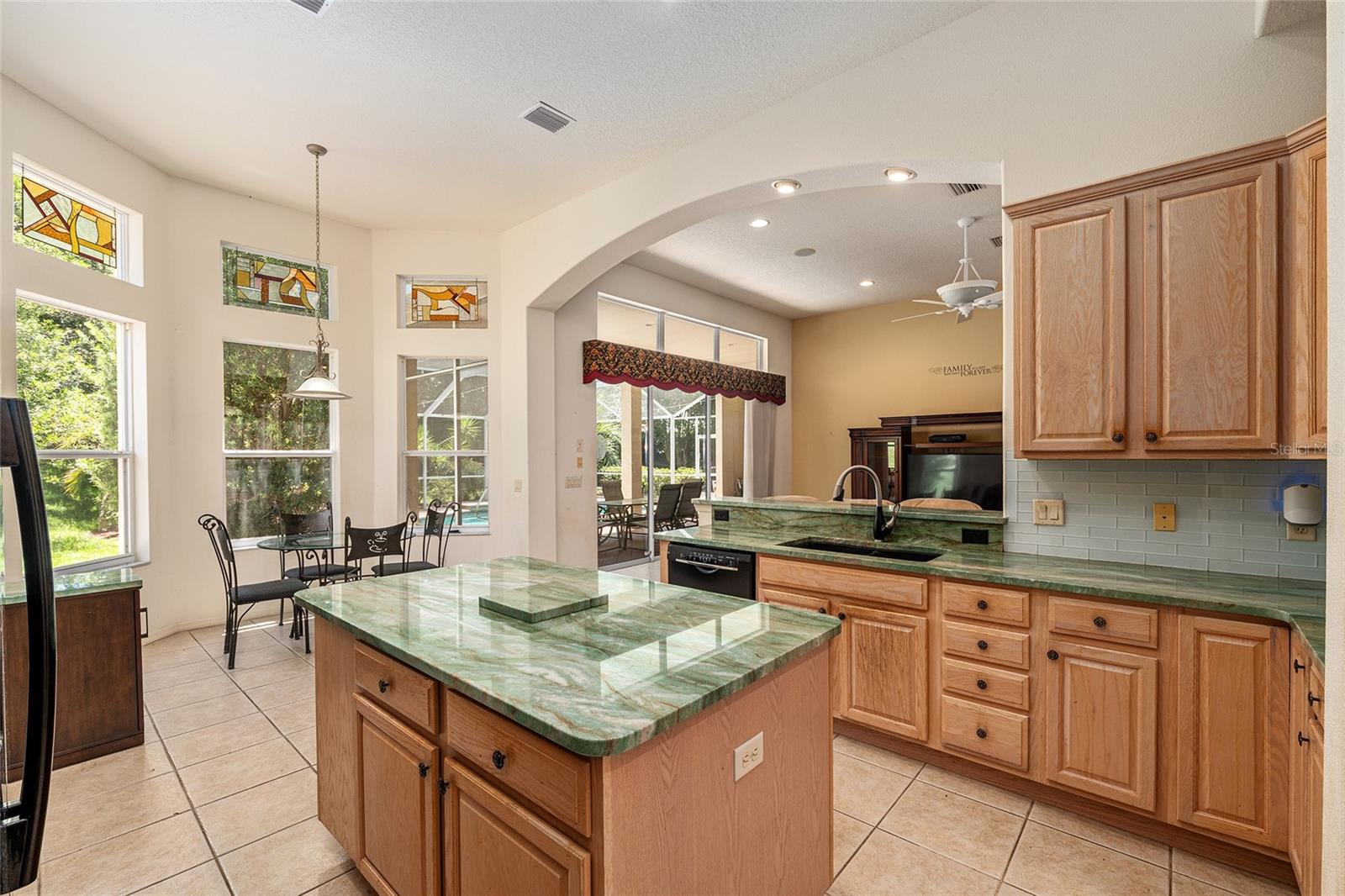 WOODSIDE - Residential