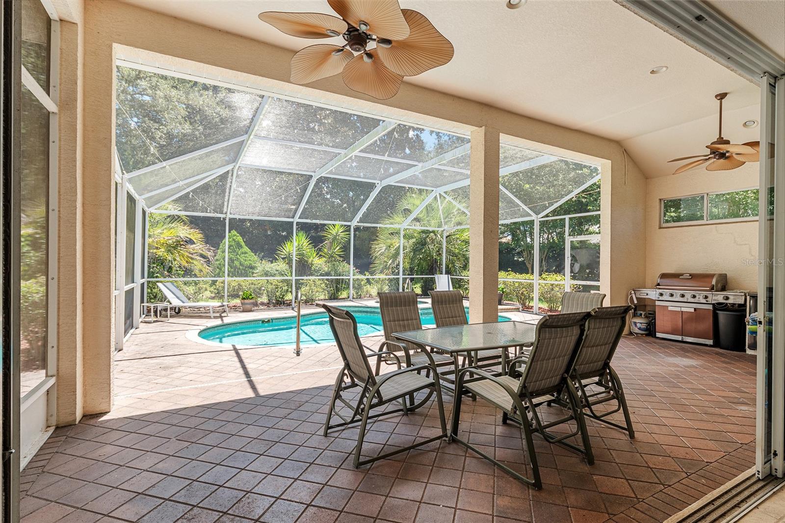 WOODSIDE - Residential