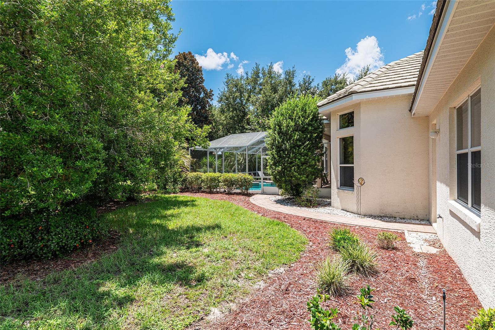 WOODSIDE - Residential