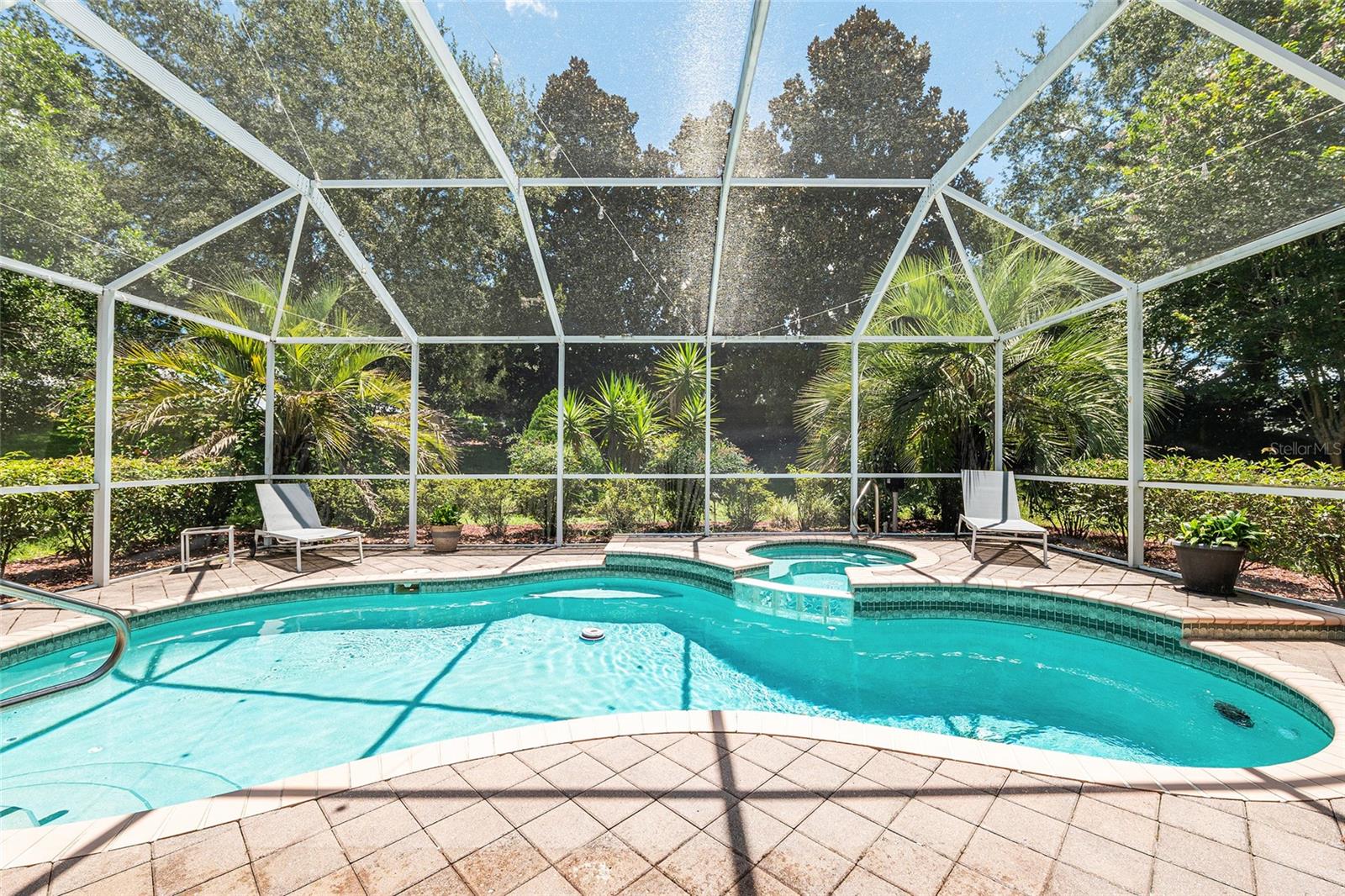 WOODSIDE - Residential