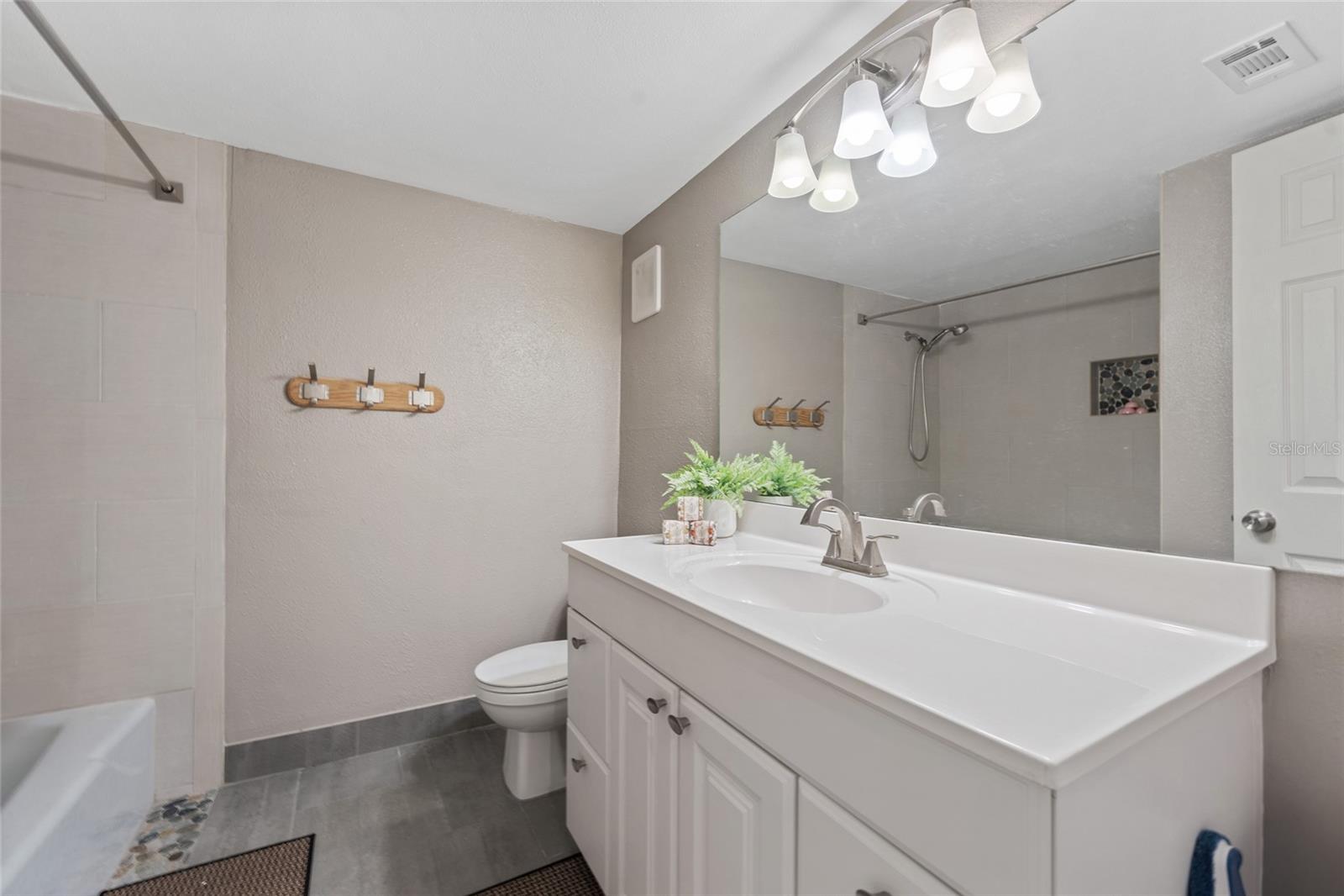 LEMON TREE CONDO SEC 01 - Residential