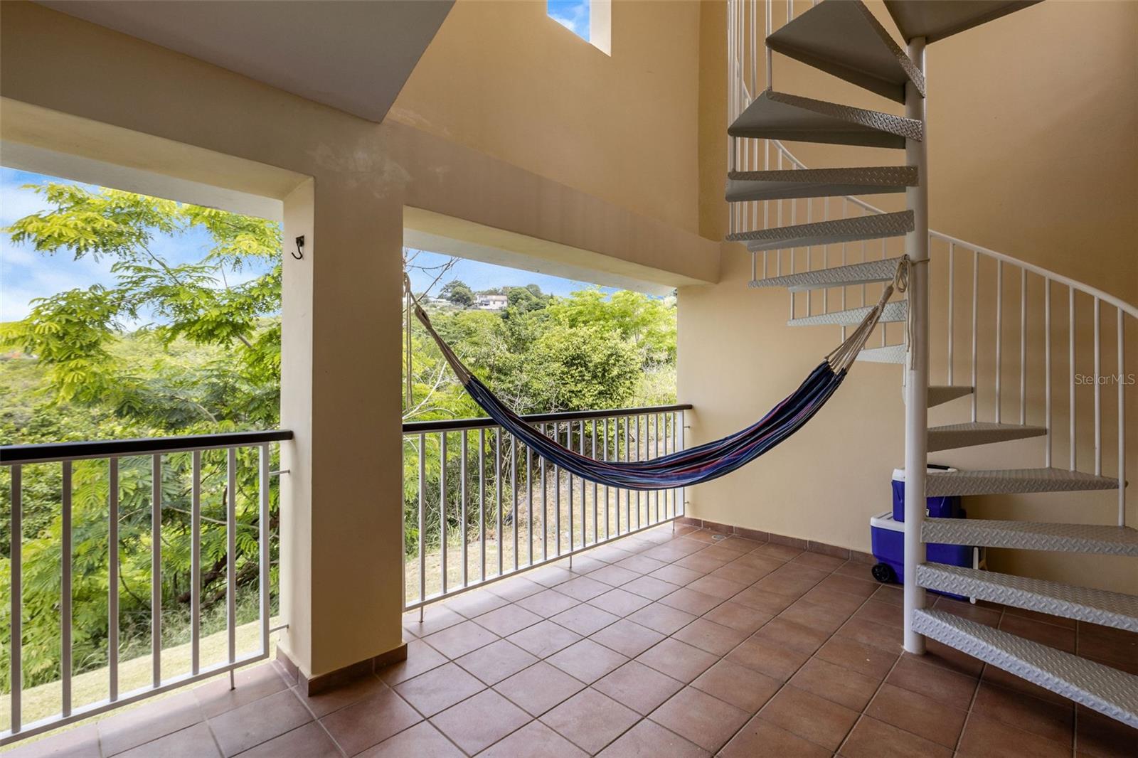 COND HARBOUR LAKES - Residential