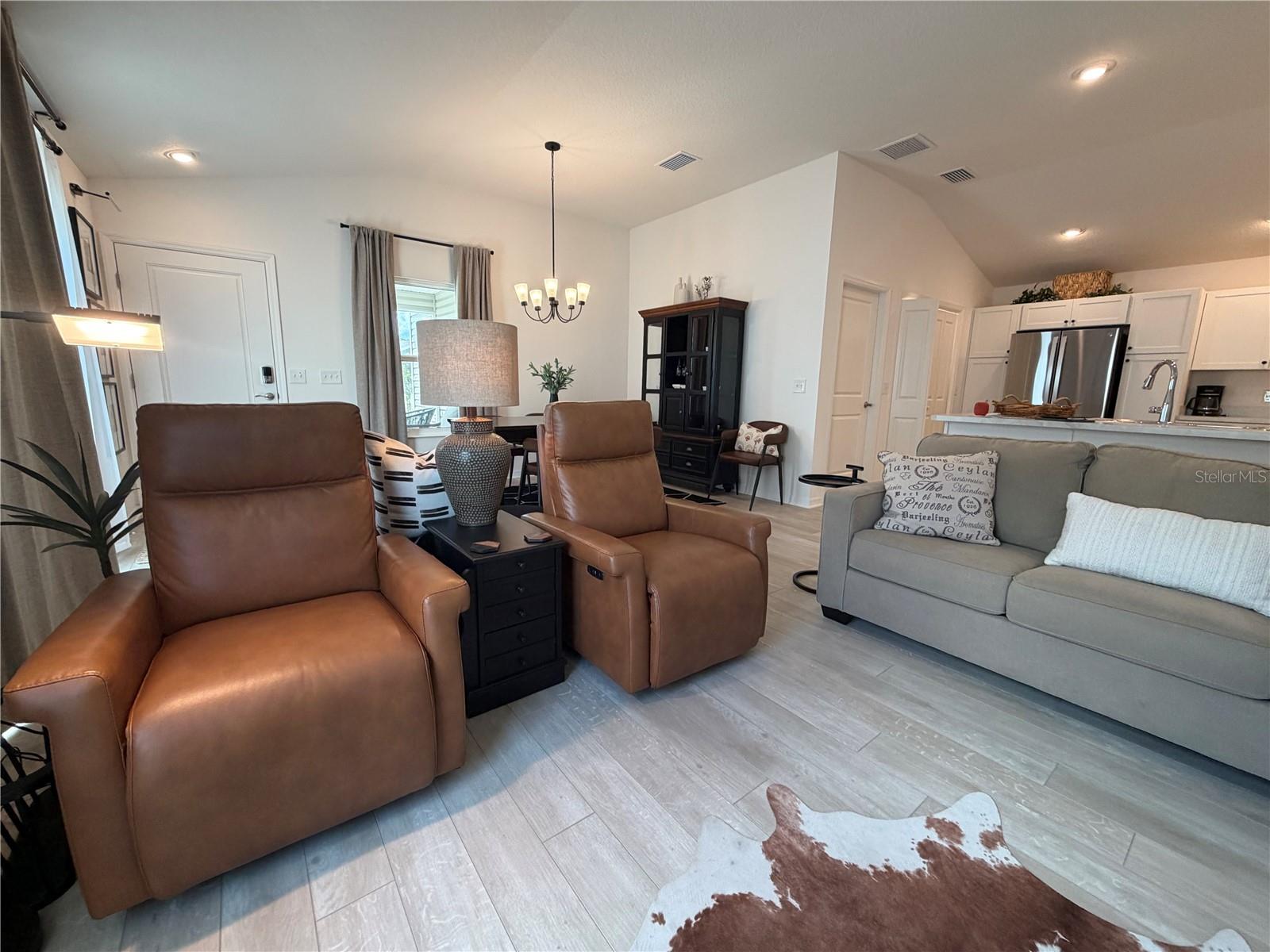 1557 FERRY PLACE