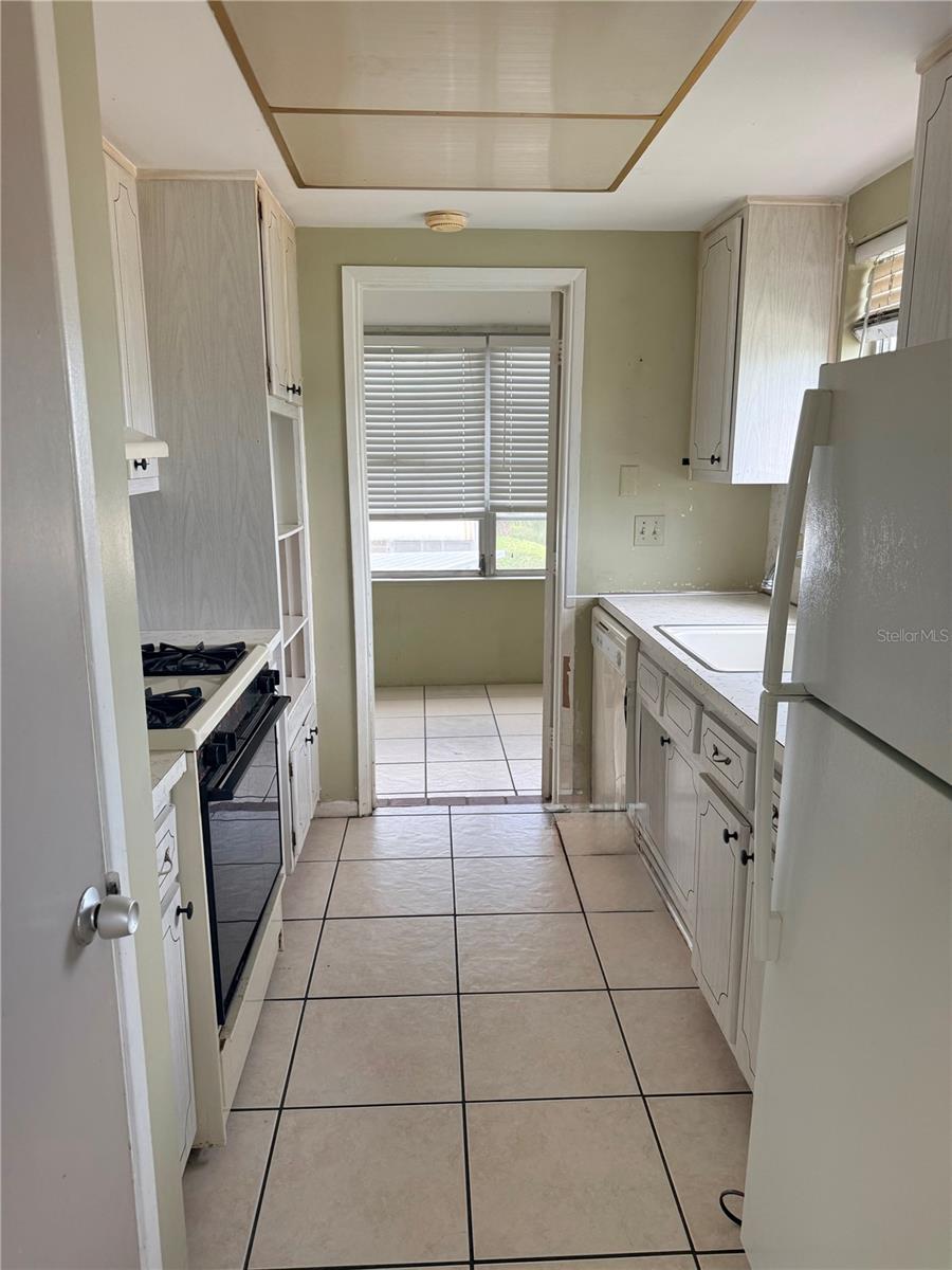 TOWN APTS CONDO - Residential