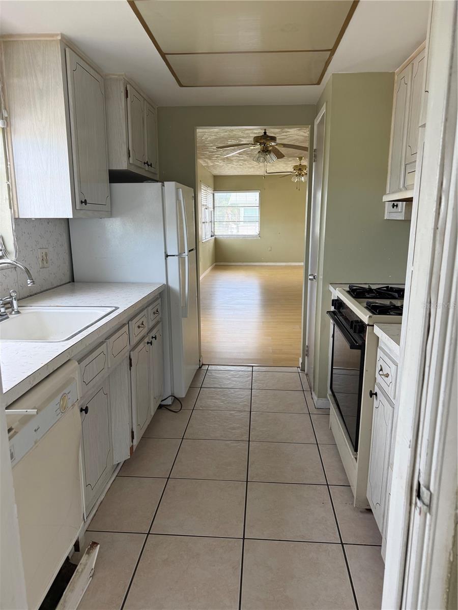 TOWN APTS CONDO - Residential