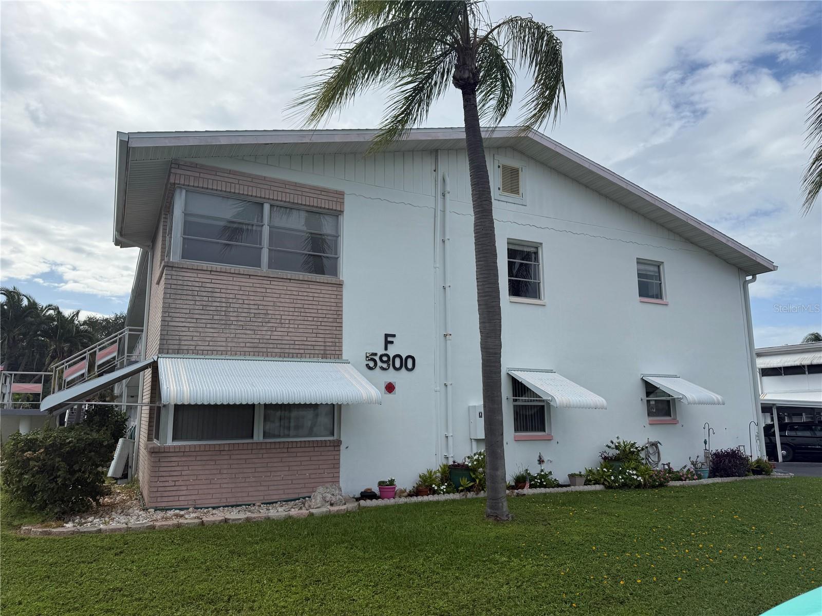 TOWN APTS CONDO - Residential