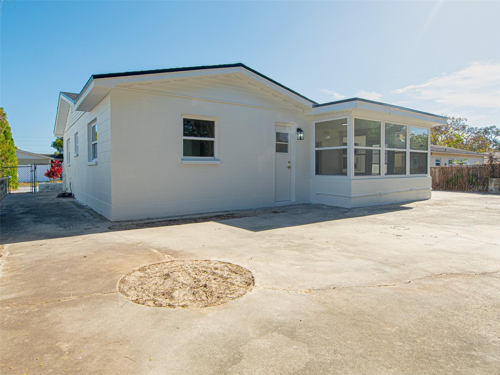 THE LAKES - Residential