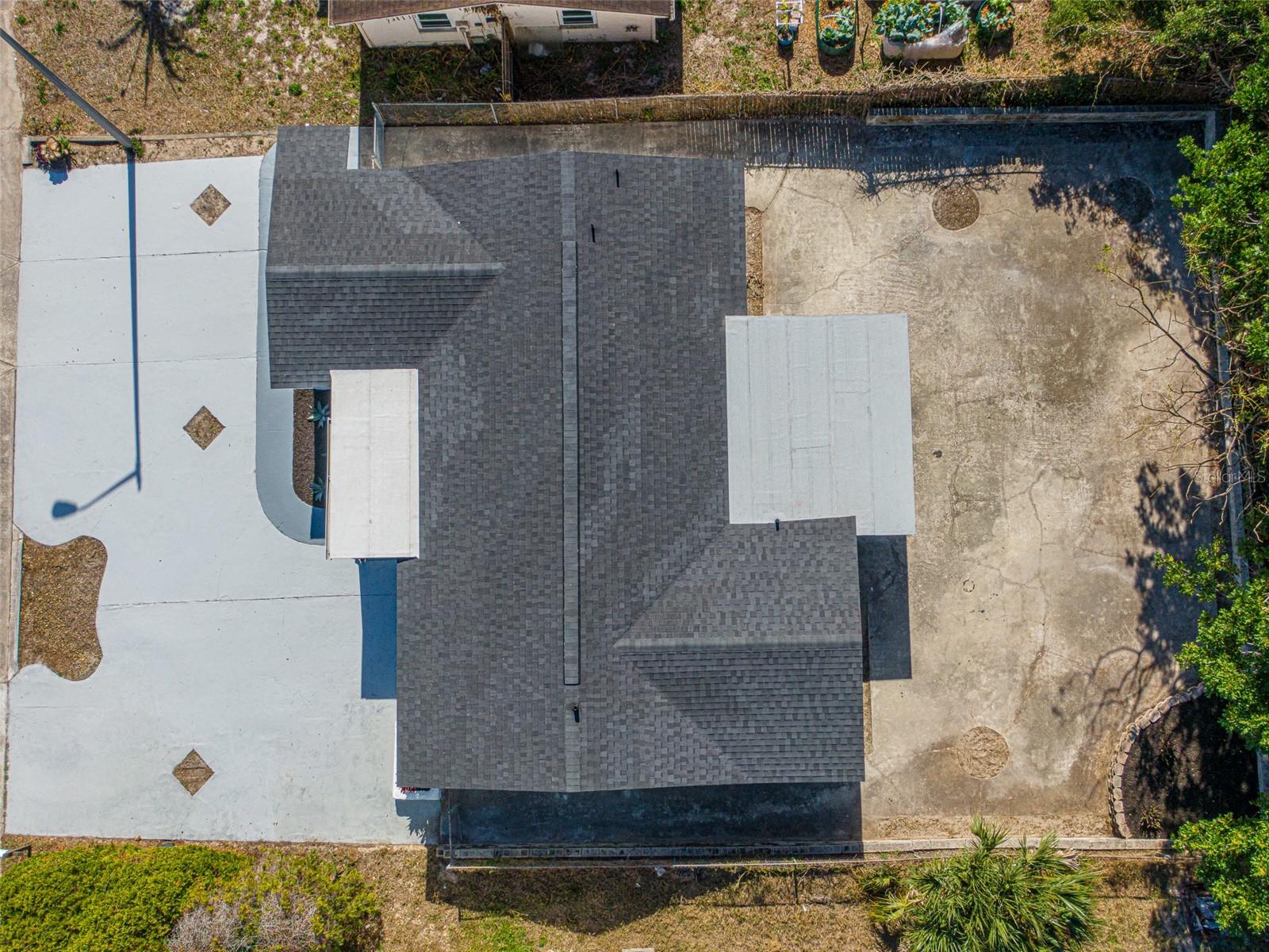 THE LAKES - Residential