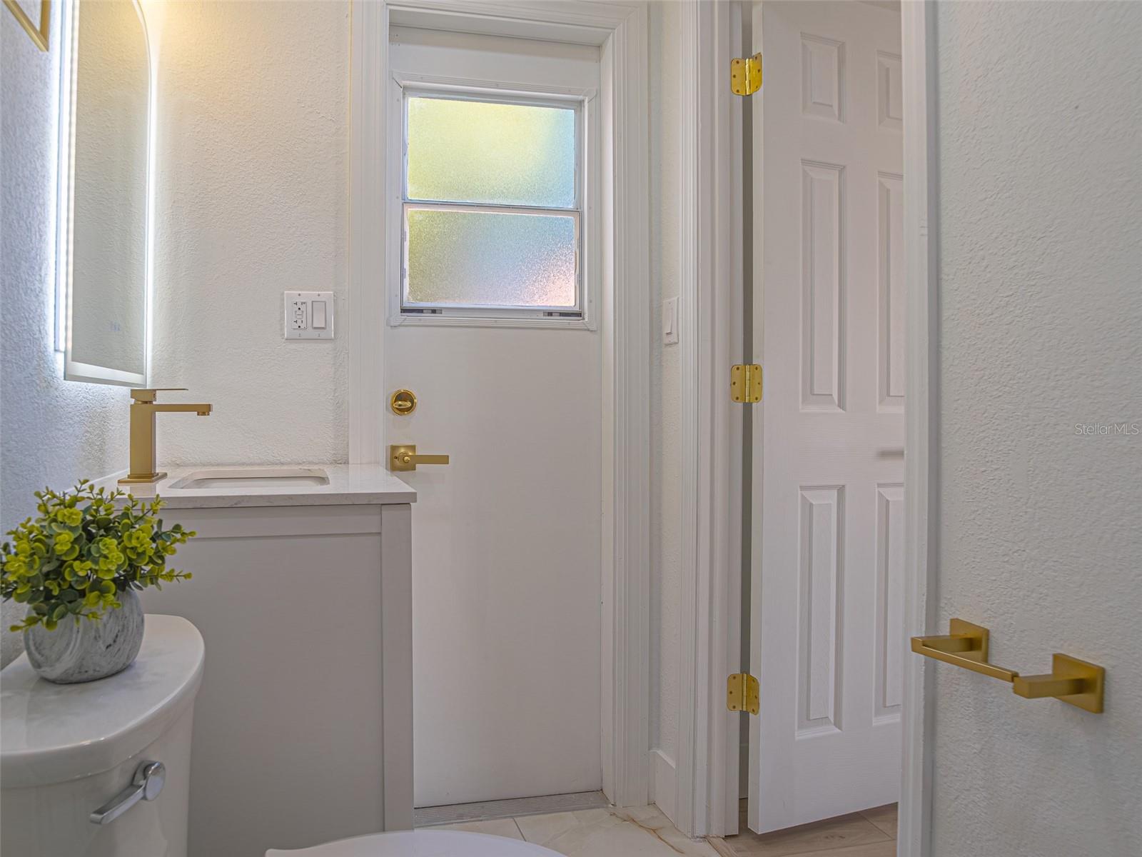 THE LAKES - Residential