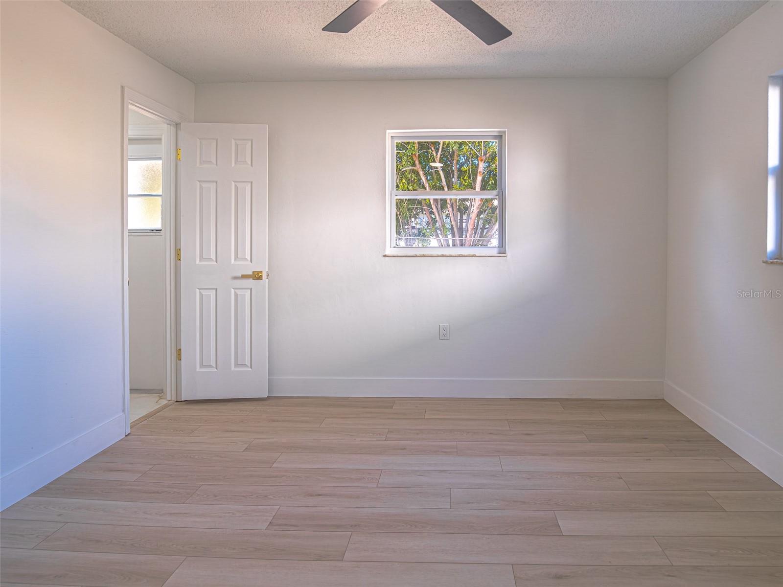 THE LAKES - Residential