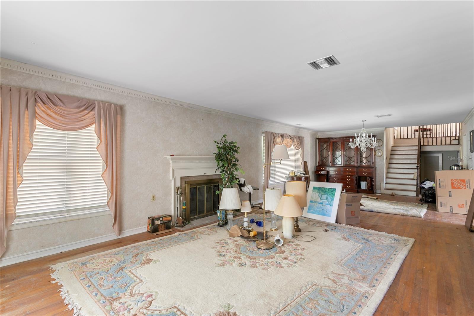 100 CATALAN BOULEVARD NE