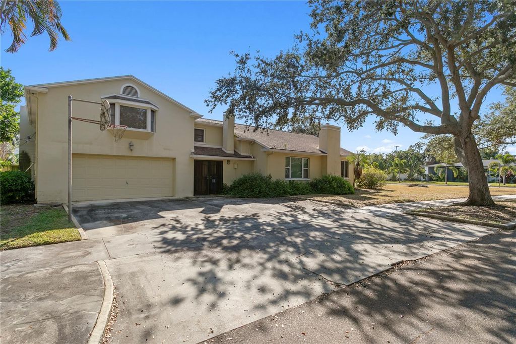 Photo of 100 Catalan Boulevard NE, St Petersburg, FL 33704 (MLS # TB8450290)