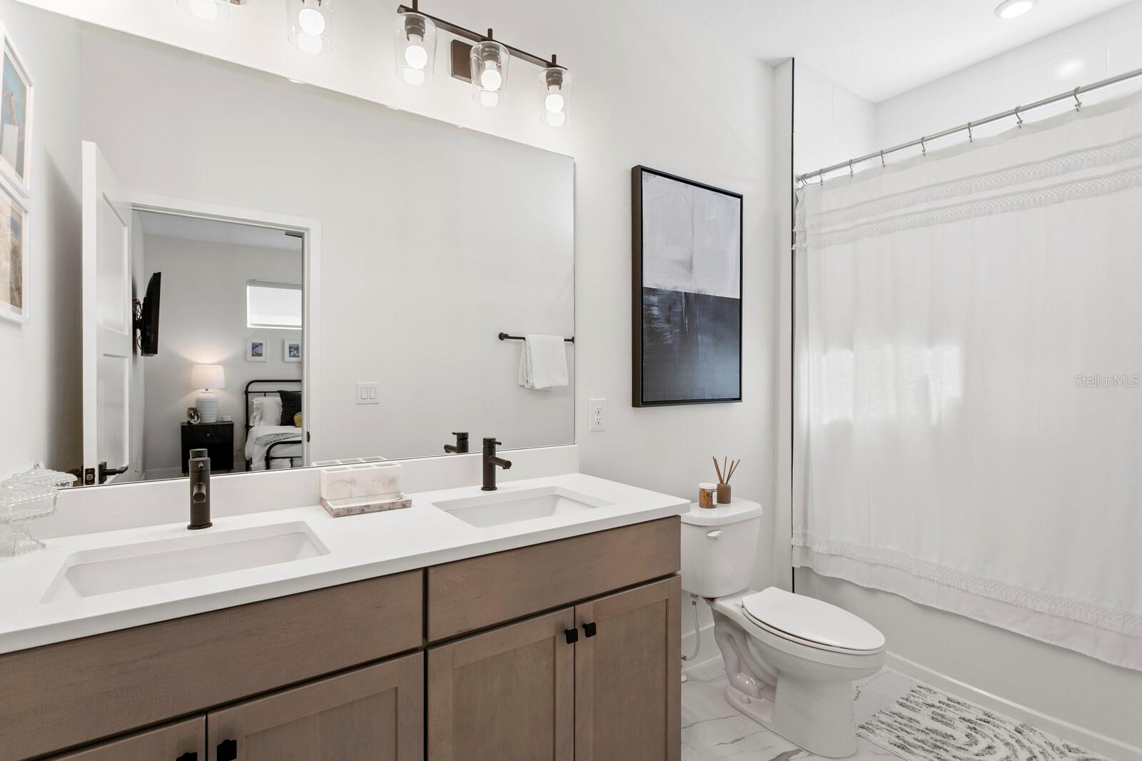 D2Y / ALCOVE TOWNHOMES - Residential