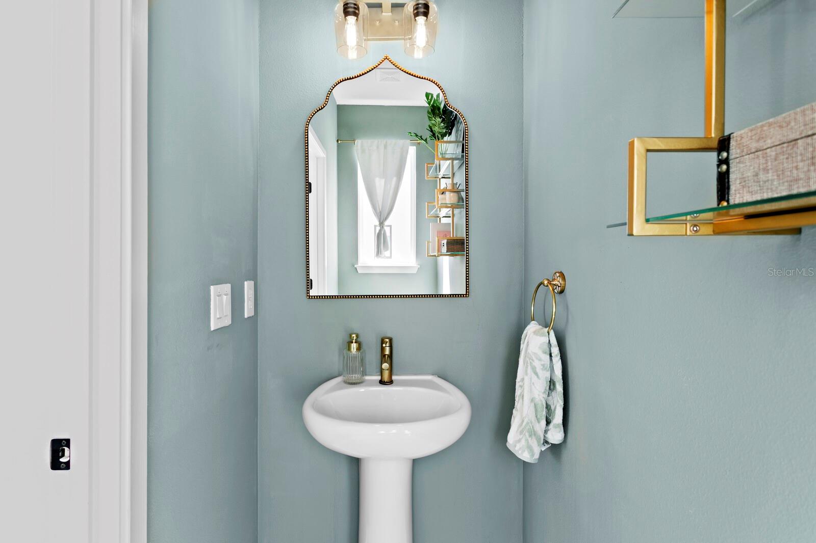 D2Y / ALCOVE TOWNHOMES - Residential