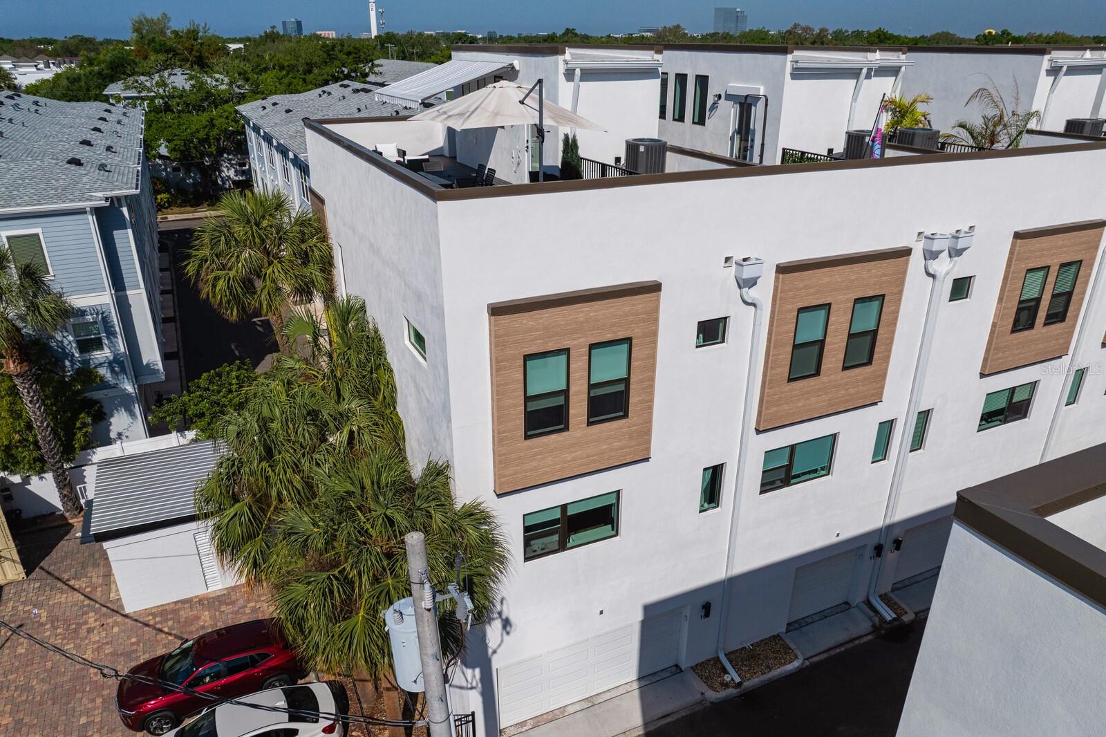 D2Y / ALCOVE TOWNHOMES - Residential