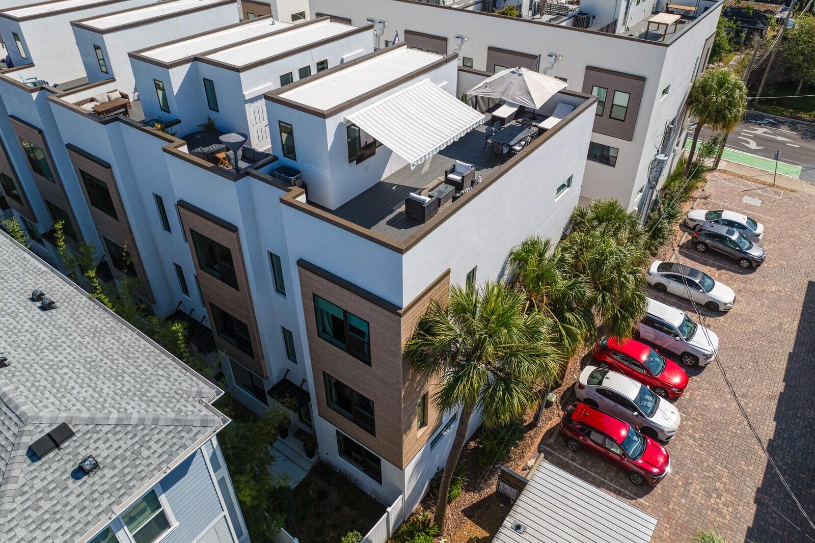 D2Y / ALCOVE TOWNHOMES - Residential