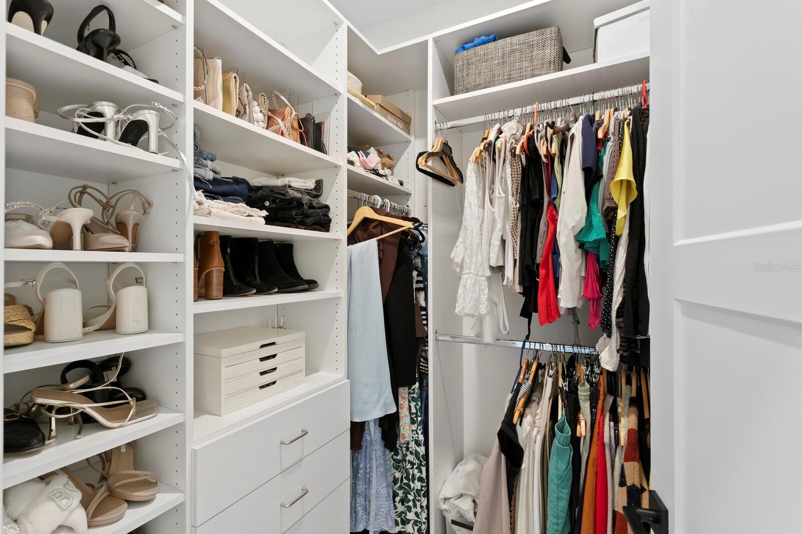 D2Y / ALCOVE TOWNHOMES - Residential