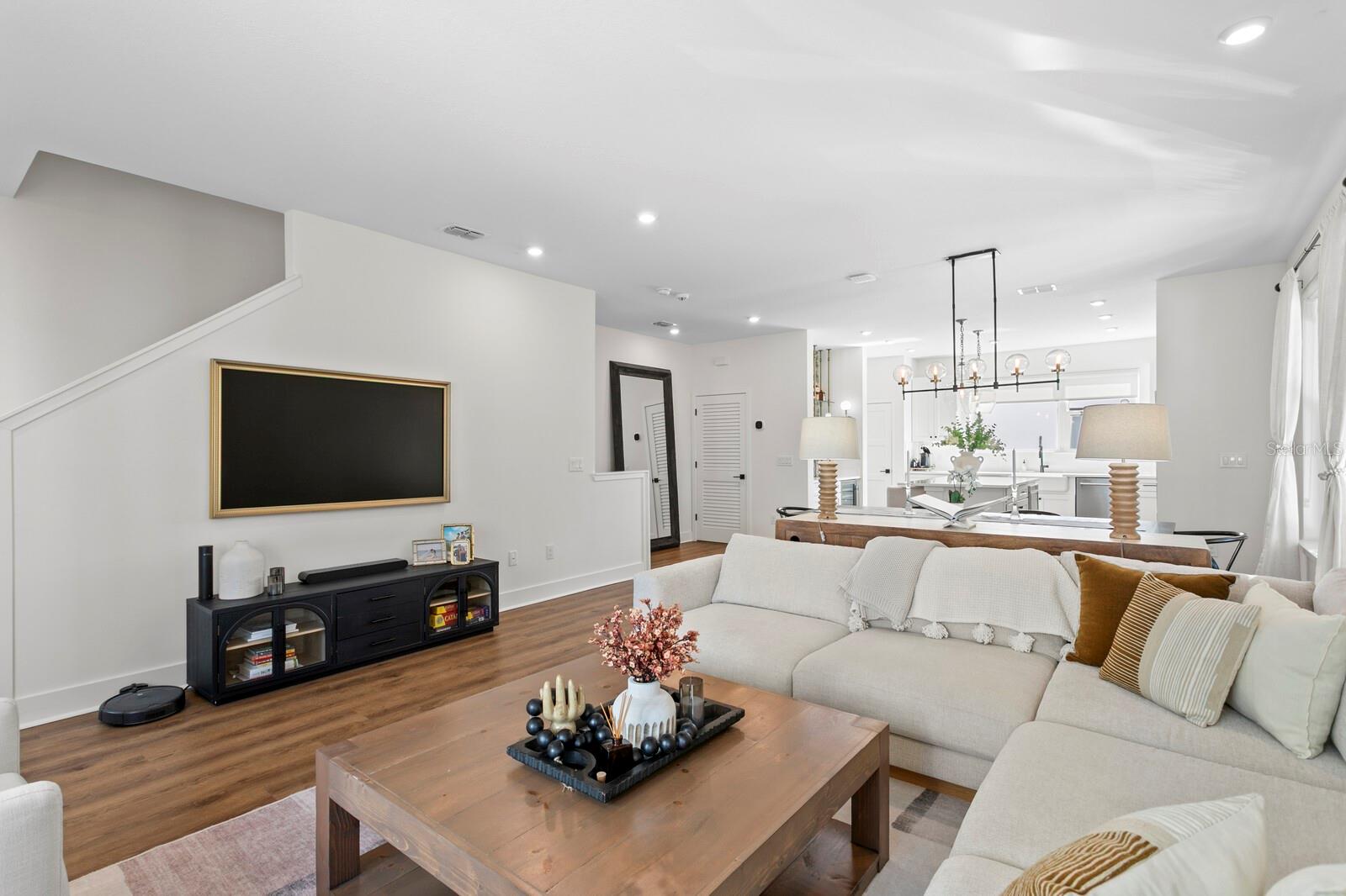 D2Y / ALCOVE TOWNHOMES - Residential