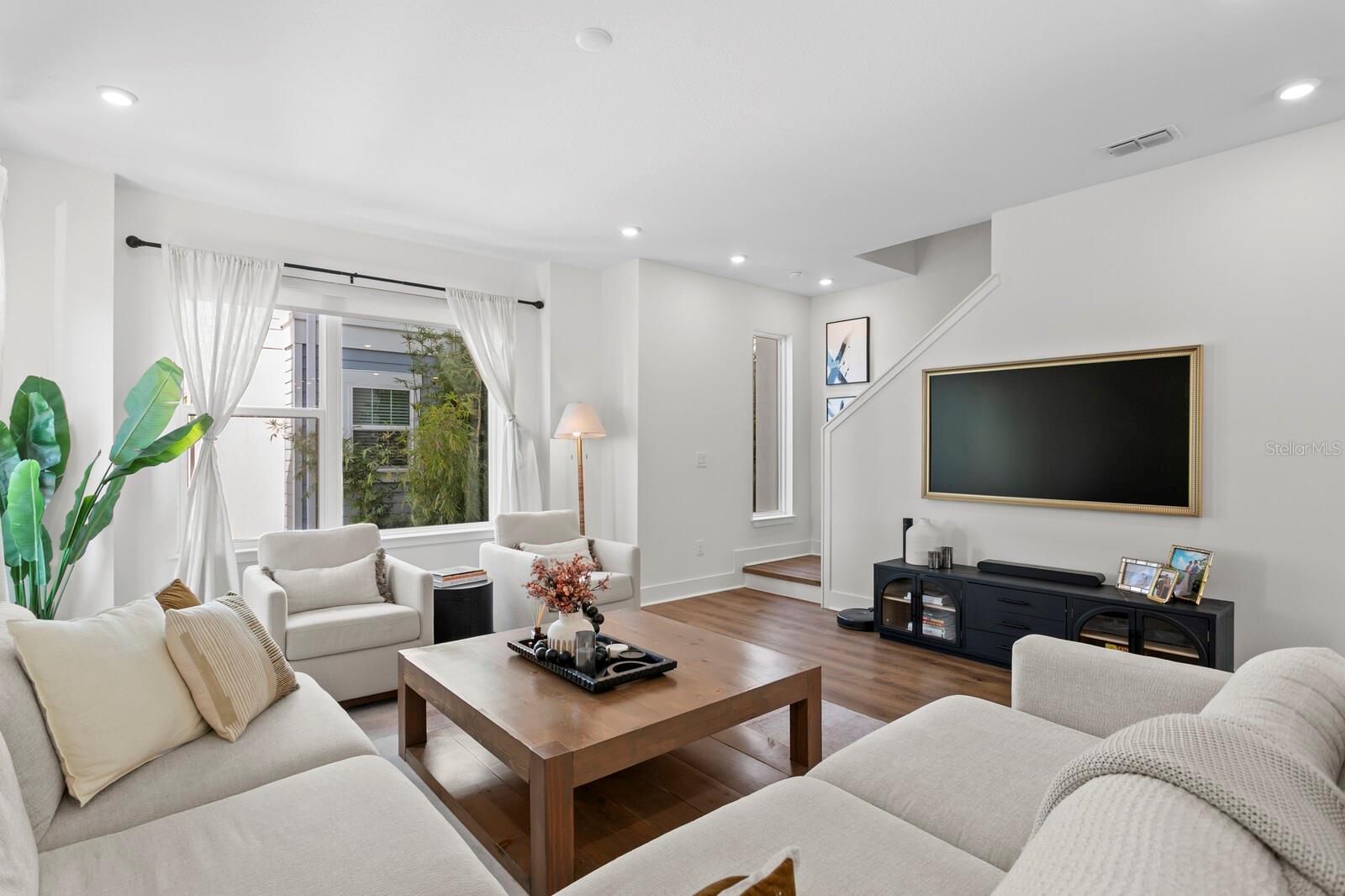 D2Y / ALCOVE TOWNHOMES - Residential