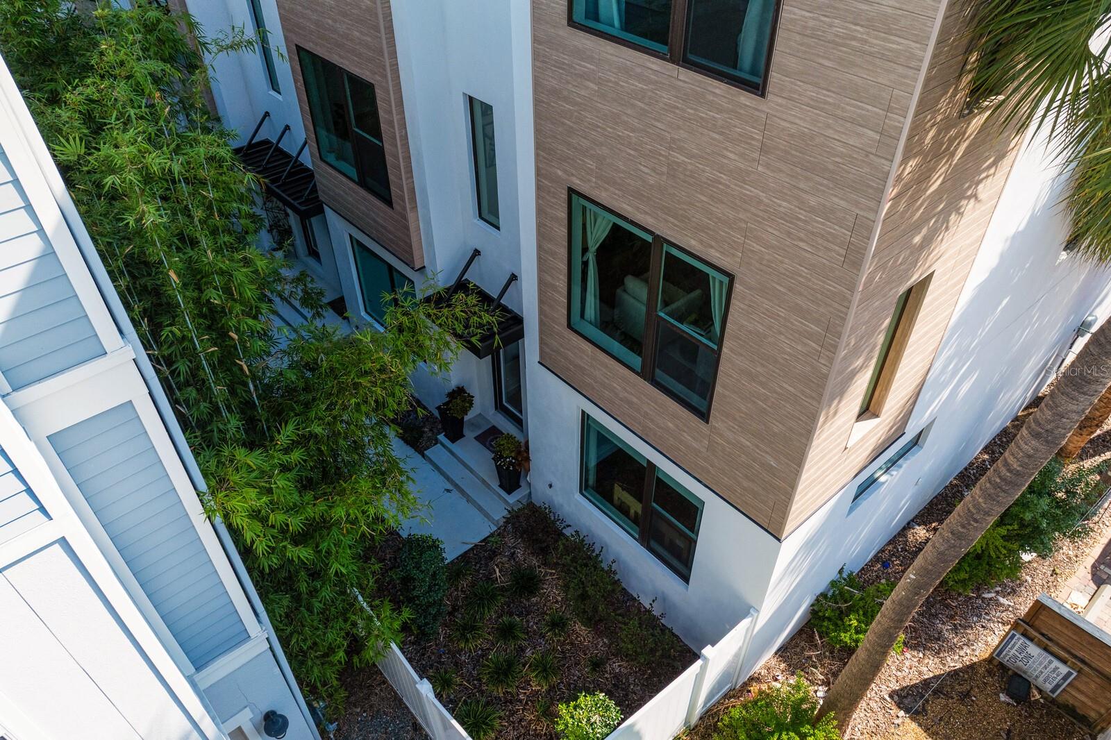 D2Y / ALCOVE TOWNHOMES - Residential