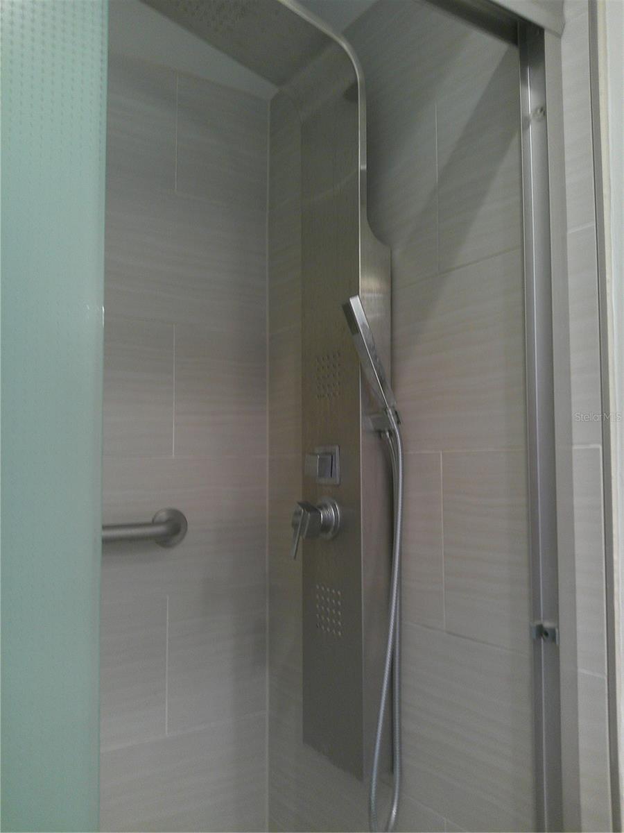 PARK LAKE VILLAS CONDO CB 2/52 - Residential