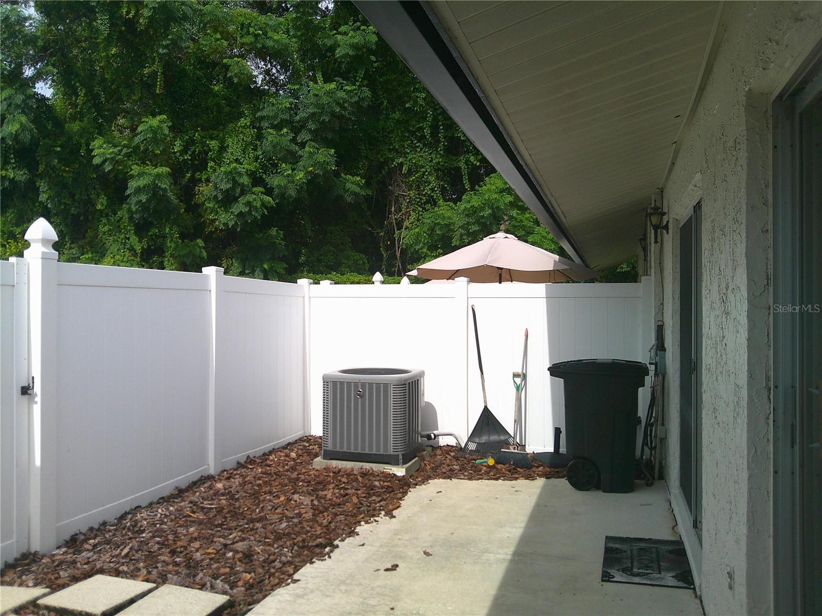 PARK LAKE VILLAS CONDO CB 2/52 - Residential