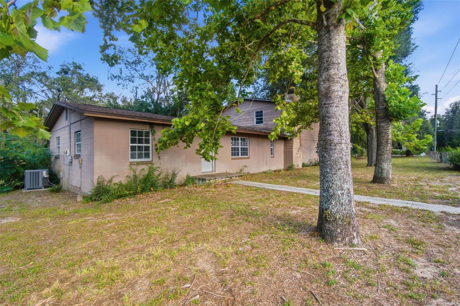 2805 NE 24TH COURT