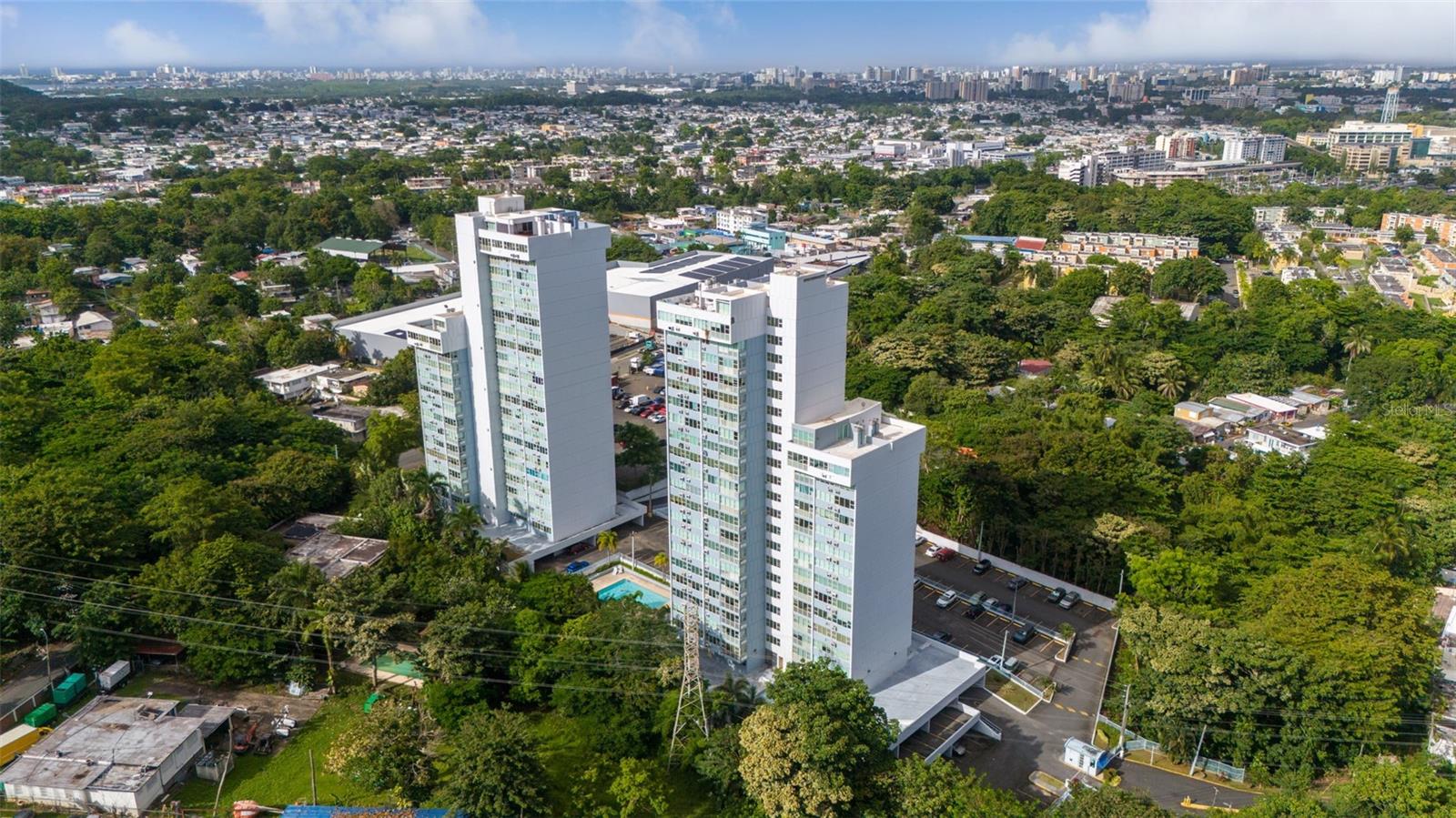 COLLEGE PARK APARTMENTS - Residential