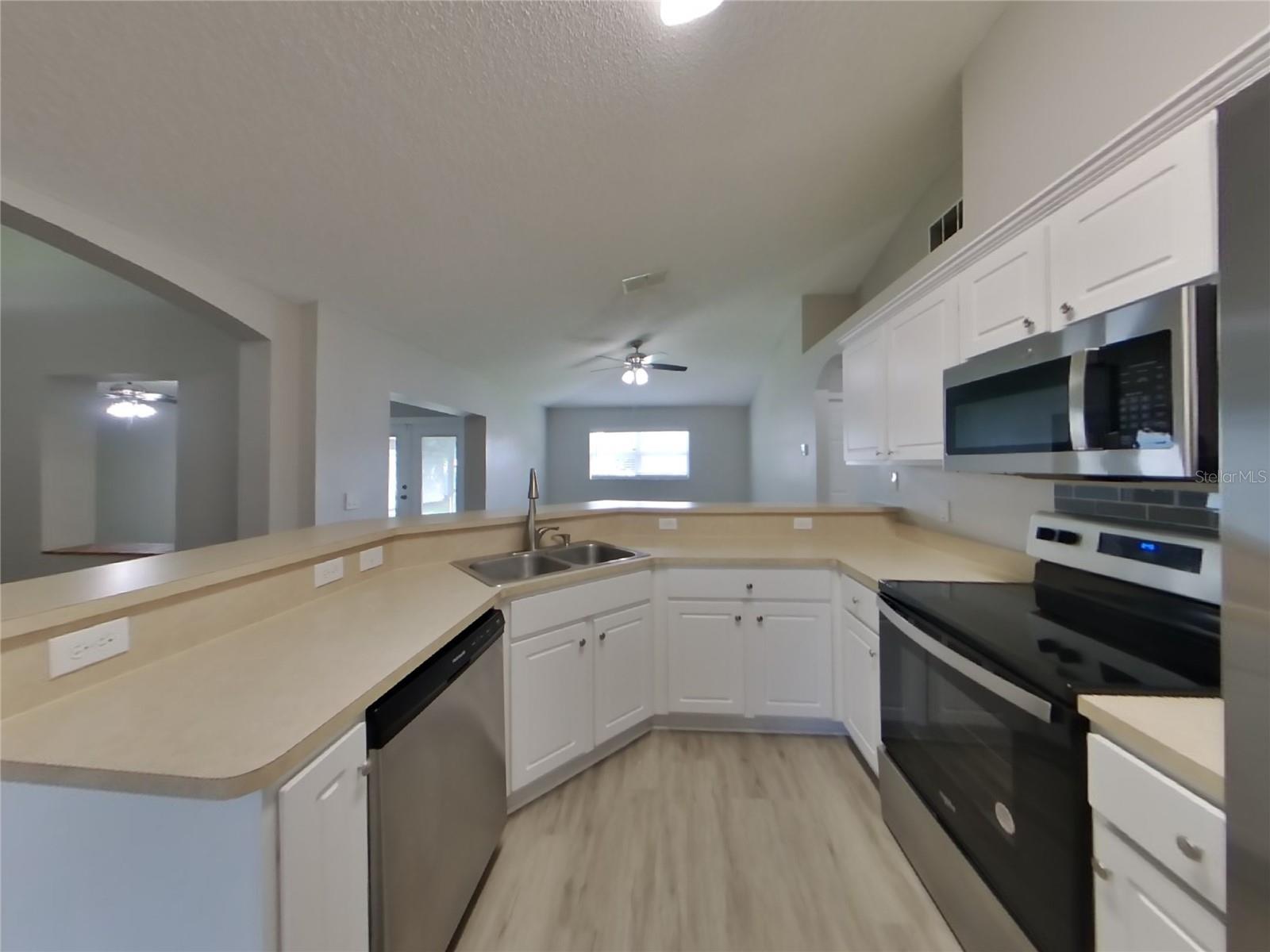 DELTONA LAKES UNIT 34 - Residential Lease