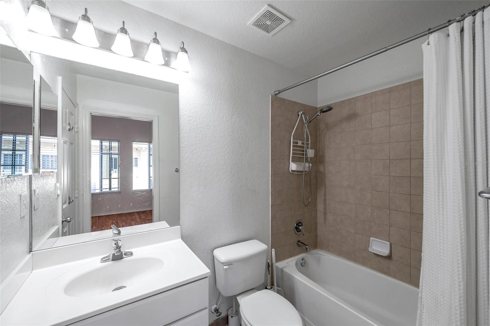 CORDOBA AT BEACH PARK A CONDOM - Residential