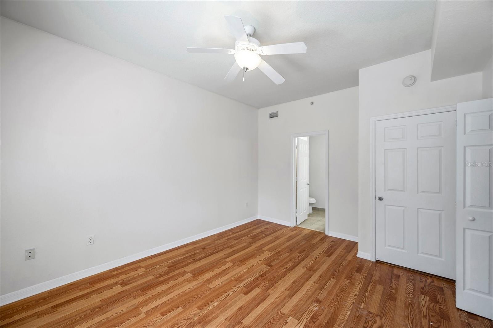 CORDOBA AT BEACH PARK A CONDOM - Residential