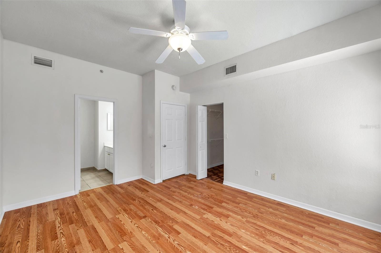 CORDOBA AT BEACH PARK A CONDOM - Residential