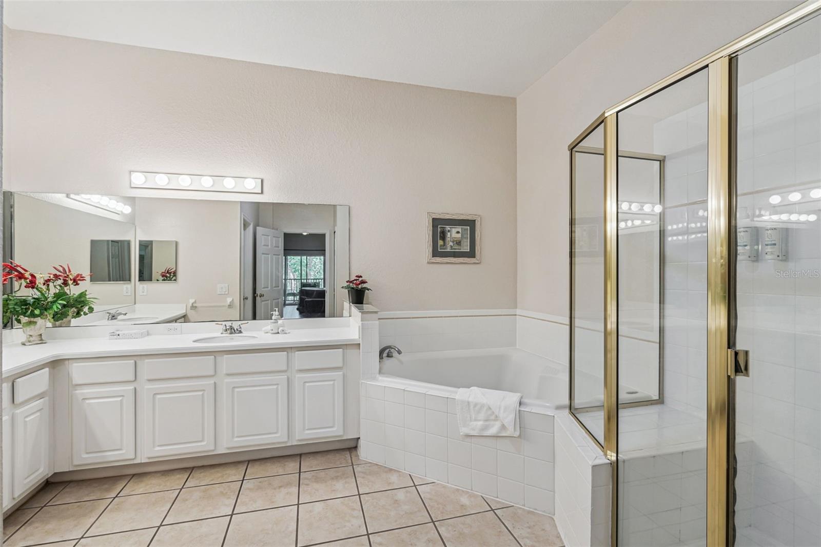 BAHAMA BAY RESORT - Residential