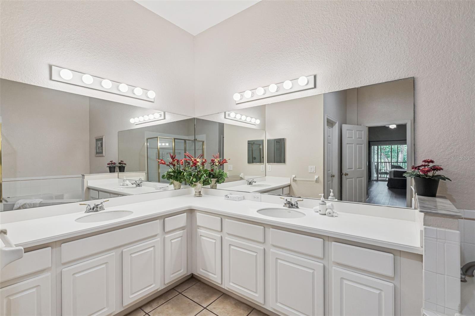 BAHAMA BAY RESORT - Residential