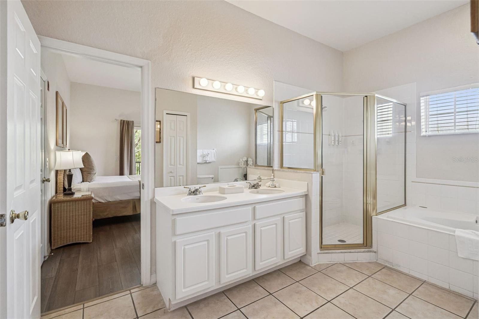 BAHAMA BAY RESORT - Residential