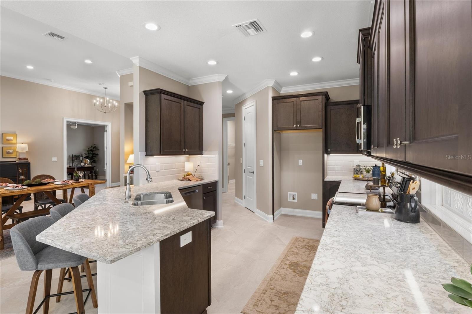 LAKE JAMES PH 4 - Residential