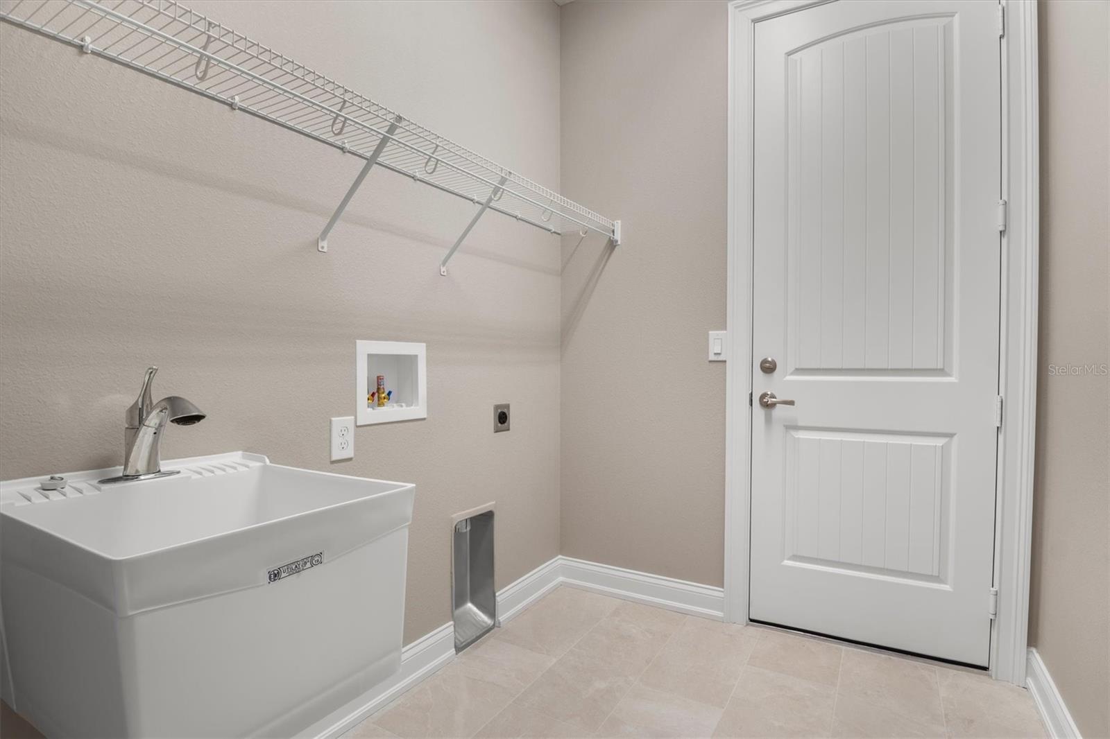 LAKE JAMES PH 4 - Residential