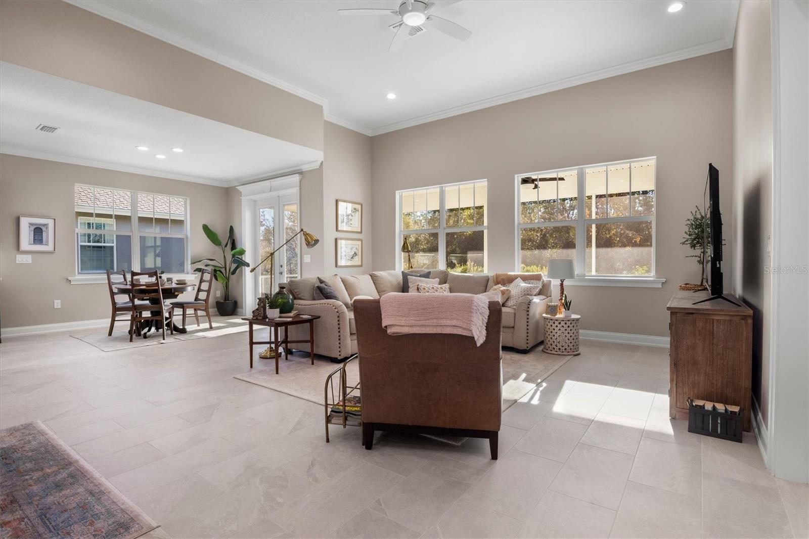 LAKE JAMES PH 4 - Residential