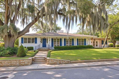 Photo of 570 Dommerich Drive, Maitland, FL 32751 (MLS # O6377363)