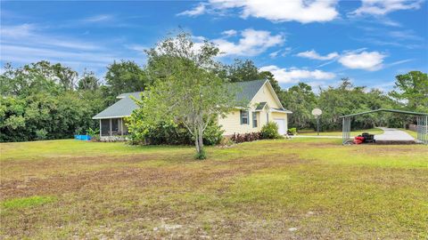 A home in WINTER HAVEN