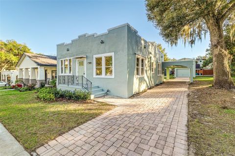 A home in LAKELAND