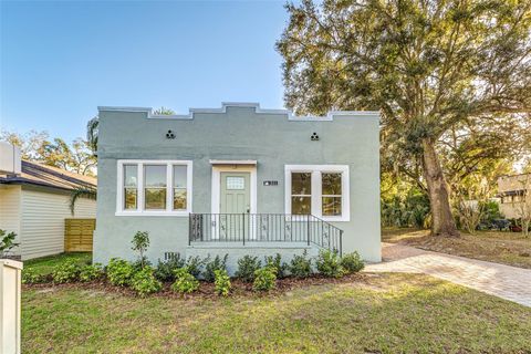 A home in LAKELAND