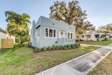 A home in LAKELAND